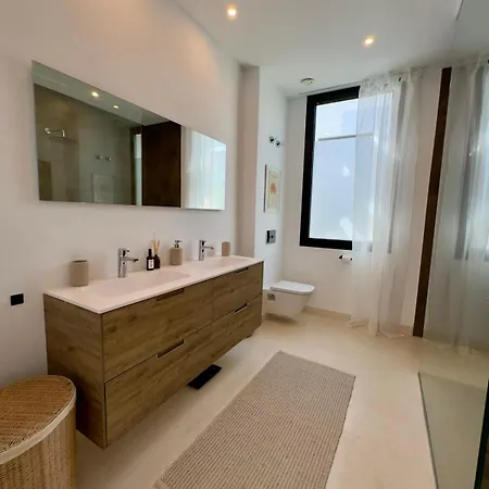 Villa Amazing In Hill Marbella