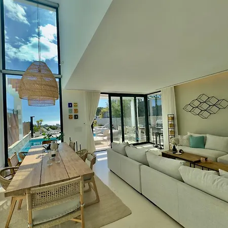 Villa Amazing In Hill Marbella