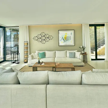 Villa Amazing In Hill Marbella